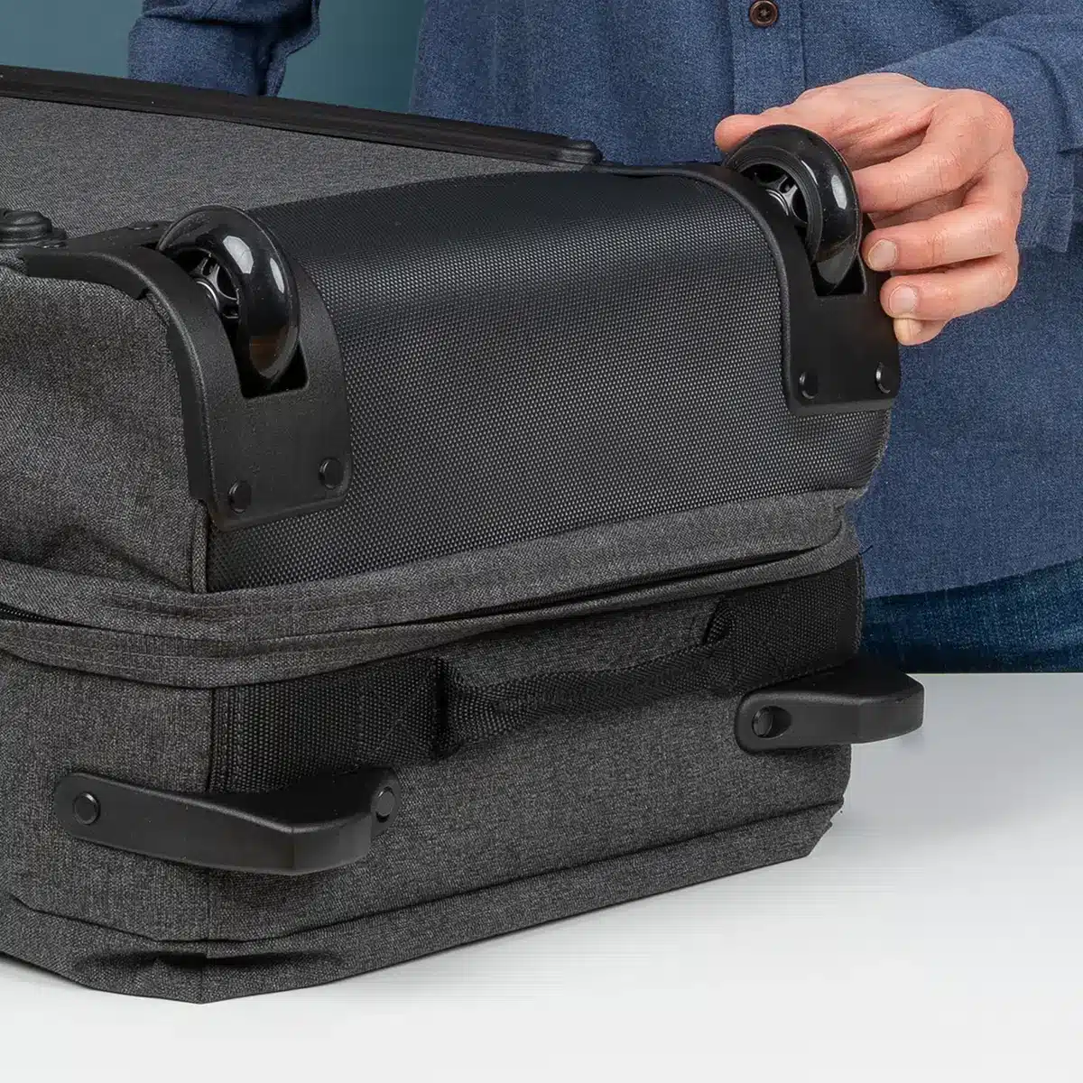 Testing the Eastpak Tranverz wheels for durability, manoeuvrability, and travel performance.